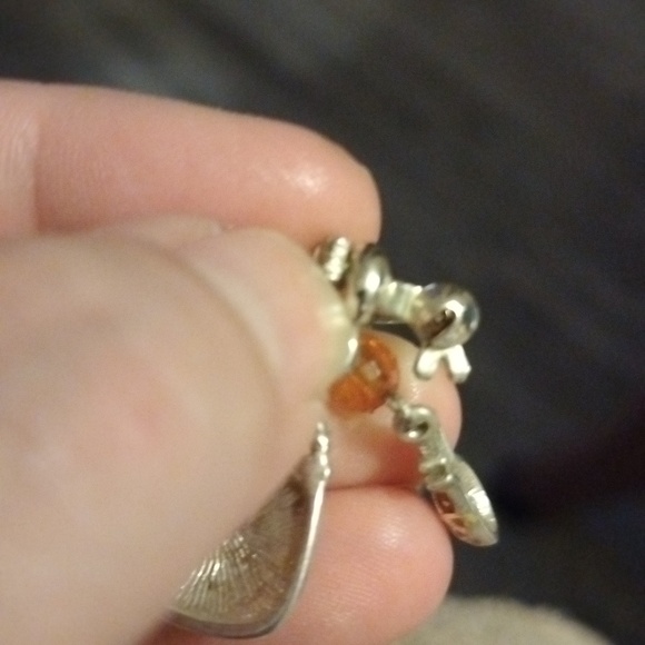 Vtg Silver Enamel painted pineapples & Palm tress w orange & green beads brooch - Picture 5 of 7